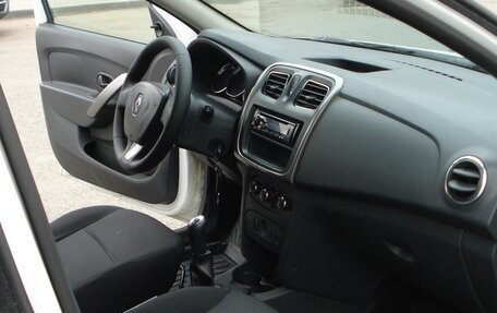 Renault Logan II, 2016 год, 580 000 рублей, 12 фотография