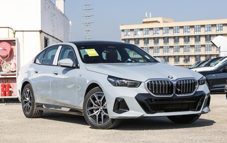 BMW 5 серия, 2024 год, 6 250 000 рублей, 2 фотография