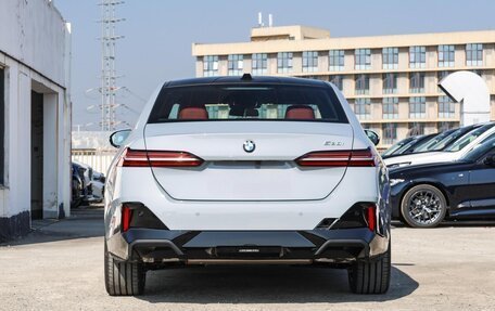 BMW 5 серия, 2024 год, 6 250 000 рублей, 4 фотография
