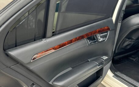 Mercedes-Benz S-Класс, 2006 год, 1 500 000 рублей, 21 фотография