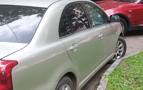 Toyota Avensis III рестайлинг, 2005 год, 530 000 рублей, 4 фотография
