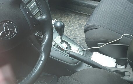 Toyota Avensis III рестайлинг, 2005 год, 530 000 рублей, 7 фотография