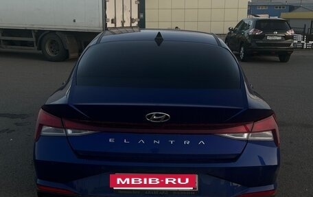 Hyundai Elantra, 2021 год, 1 900 000 рублей, 4 фотография