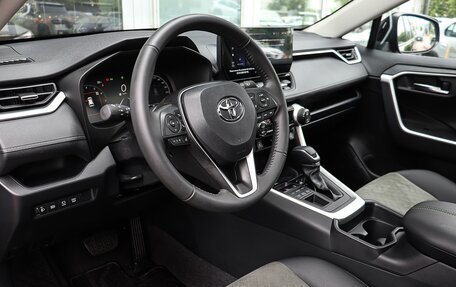 Toyota RAV4, 2024 год, 3 750 000 рублей, 13 фотография