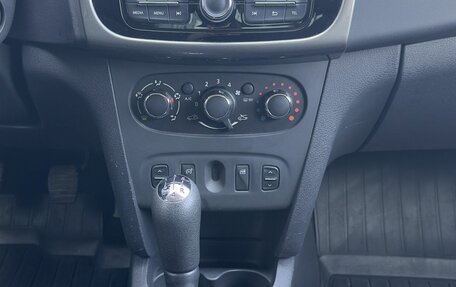 Renault Logan II, 2017 год, 840 000 рублей, 11 фотография