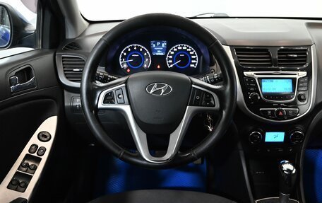 Hyundai Solaris II рестайлинг, 2013 год, 800 000 рублей, 14 фотография