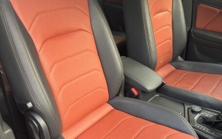Volkswagen Tiguan II, 2017 год, 2 545 000 рублей, 10 фотография