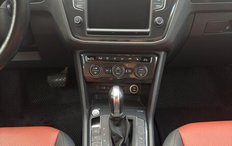 Volkswagen Tiguan II, 2017 год, 2 545 000 рублей, 13 фотография