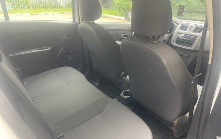 Renault Logan II, 2018 год, 875 000 рублей, 8 фотография