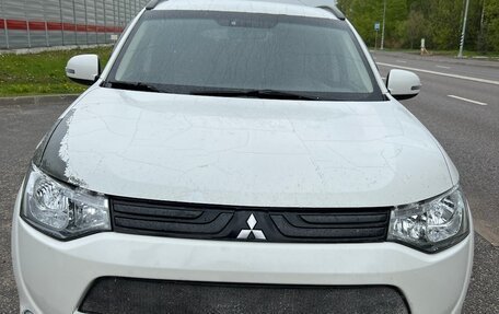 Mitsubishi Outlander III рестайлинг 3, 2012 год, 950 000 рублей, 2 фотография