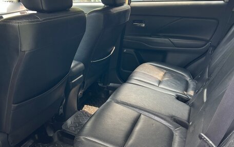 Mitsubishi Outlander III рестайлинг 3, 2012 год, 950 000 рублей, 9 фотография