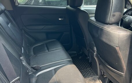 Mitsubishi Outlander III рестайлинг 3, 2012 год, 950 000 рублей, 8 фотография