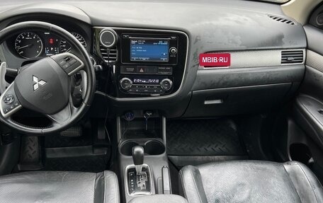 Mitsubishi Outlander III рестайлинг 3, 2012 год, 950 000 рублей, 4 фотография
