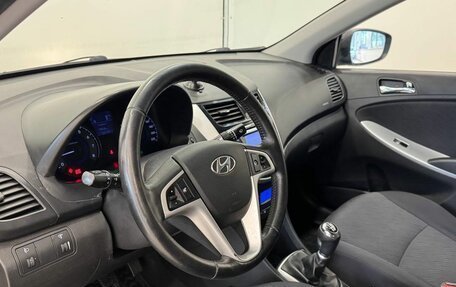 Hyundai Solaris II рестайлинг, 2012 год, 920 000 рублей, 12 фотография