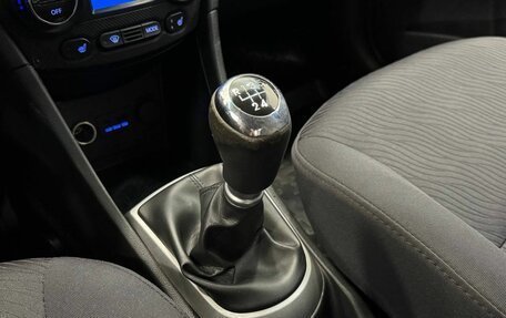 Hyundai Solaris II рестайлинг, 2012 год, 920 000 рублей, 18 фотография