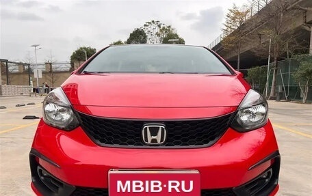 Honda Fit, 2021 год, 1 250 000 рублей, 2 фотография