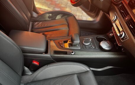 Audi A4, 2018 год, 2 400 000 рублей, 10 фотография