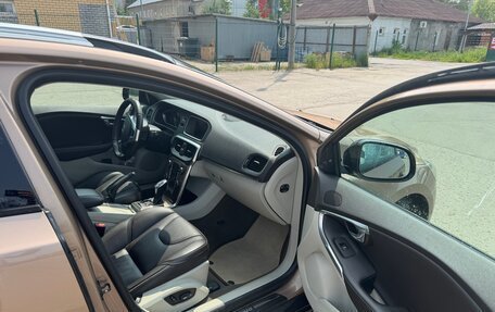 Volvo V40 Cross Country I, 2013 год, 1 950 000 рублей, 7 фотография