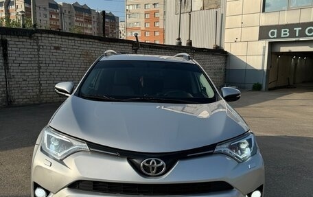 Toyota RAV4, 2015 год, 2 150 000 рублей, 4 фотография