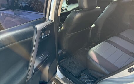 Toyota RAV4, 2015 год, 2 150 000 рублей, 10 фотография