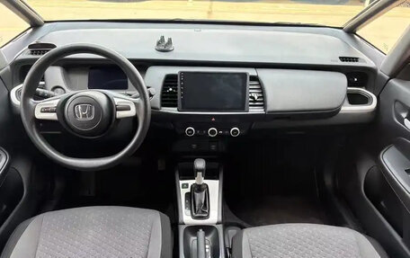 Honda Fit, 2021 год, 1 200 000 рублей, 4 фотография