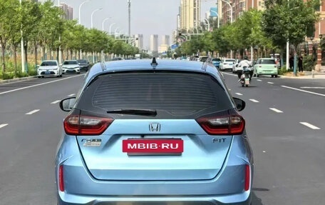 Honda Fit, 2021 год, 1 250 000 рублей, 4 фотография