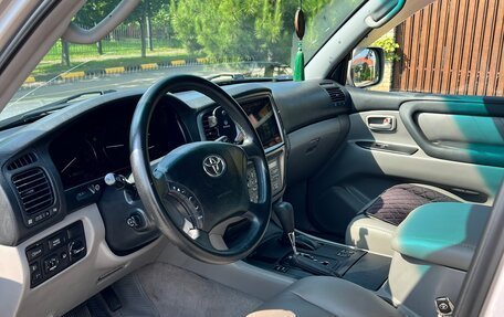 Toyota Land Cruiser 100 рестайлинг 2, 2005 год, 2 990 000 рублей, 10 фотография