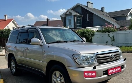 Toyota Land Cruiser 100 рестайлинг 2, 2005 год, 2 990 000 рублей, 3 фотография