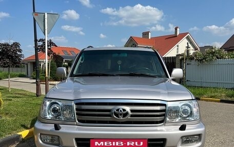 Toyota Land Cruiser 100 рестайлинг 2, 2005 год, 2 990 000 рублей, 2 фотография