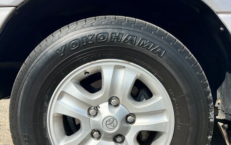 Toyota Land Cruiser 100 рестайлинг 2, 2005 год, 2 990 000 рублей, 16 фотография