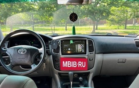 Toyota Land Cruiser 100 рестайлинг 2, 2005 год, 2 990 000 рублей, 12 фотография