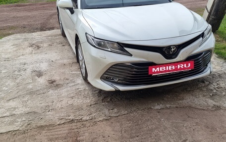 Toyota Camry, 2018 год, 2 900 000 рублей, 3 фотография