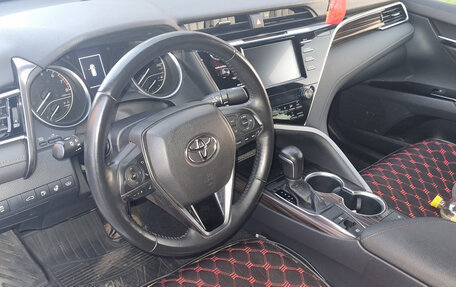 Toyota Camry, 2018 год, 2 900 000 рублей, 9 фотография