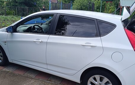 Hyundai Solaris II рестайлинг, 2016 год, 1 250 000 рублей, 3 фотография
