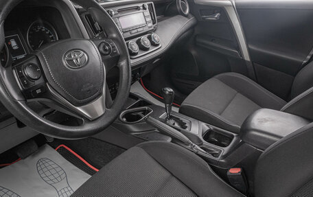 Toyota RAV4, 2015 год, 1 999 000 рублей, 9 фотография