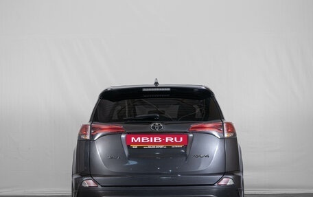 Toyota RAV4, 2015 год, 1 999 000 рублей, 6 фотография