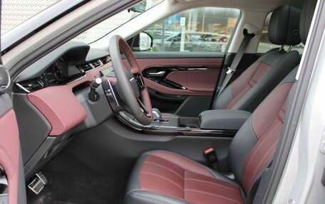 Land Rover Range Rover Evoque II, 2024 год, 5 990 000 рублей, 5 фотография