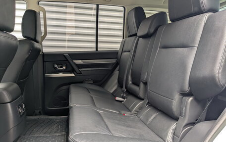 Mitsubishi Pajero IV, 2015 год, 2 599 000 рублей, 12 фотография
