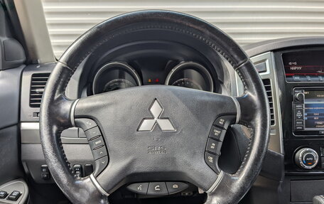 Mitsubishi Pajero IV, 2015 год, 2 599 000 рублей, 21 фотография