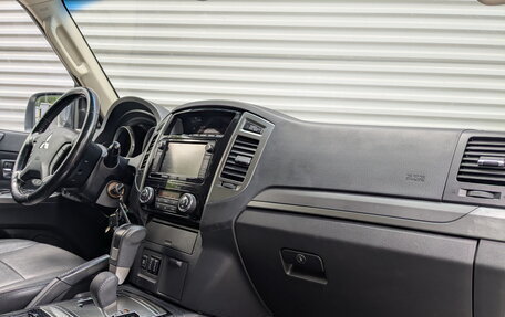 Mitsubishi Pajero IV, 2015 год, 2 599 000 рублей, 11 фотография