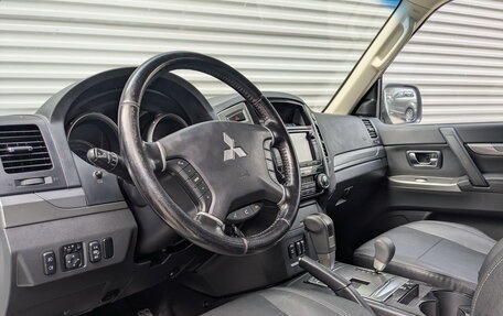 Mitsubishi Pajero IV, 2015 год, 2 599 000 рублей, 16 фотография