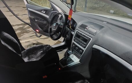 Skoda Octavia, 2010 год, 800 000 рублей, 4 фотография