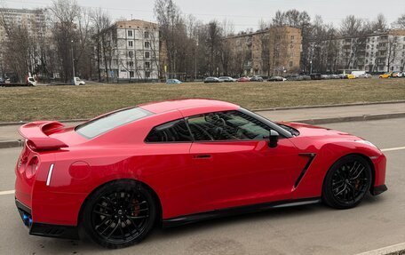 Nissan GT-R, 2018 год, 10 990 000 рублей, 3 фотография