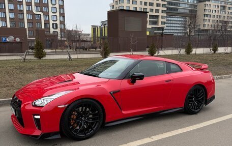 Nissan GT-R, 2018 год, 10 990 000 рублей, 6 фотография