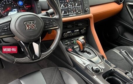 Nissan GT-R, 2018 год, 10 990 000 рублей, 9 фотография