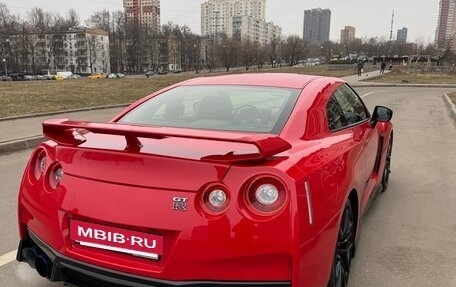 Nissan GT-R, 2018 год, 10 990 000 рублей, 4 фотография
