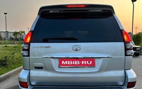 Toyota Land Cruiser Prado 120 рестайлинг, 2007 год, 2 400 000 рублей, 12 фотография