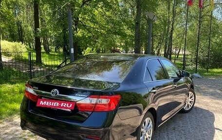 Toyota Camry, 2014 год, 1 680 000 рублей, 4 фотография