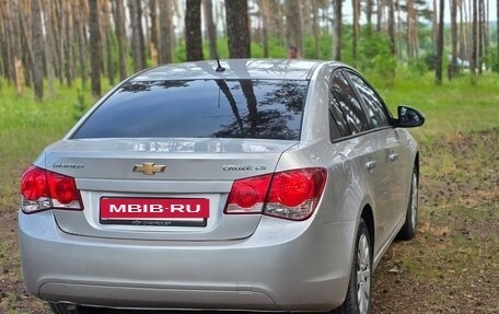 Chevrolet Cruze II, 2009 год, 555 000 рублей, 6 фотография