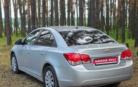Chevrolet Cruze II, 2009 год, 555 000 рублей, 7 фотография